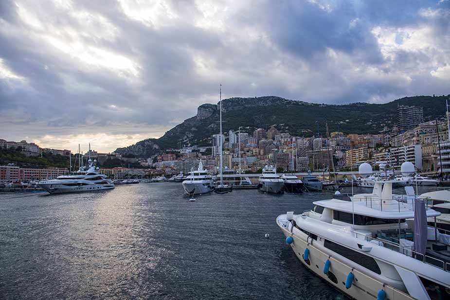De haven in Monaco tijdens een vakantie naar Zuid-Frankrijk