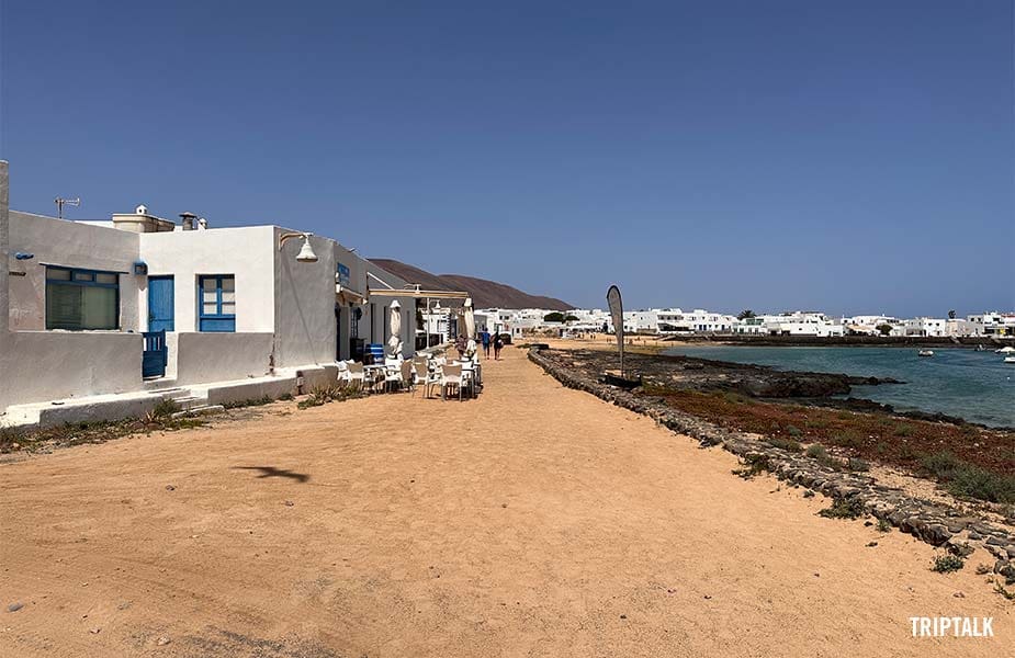 Wandelen in Caleta de Sebo op La Graciosa