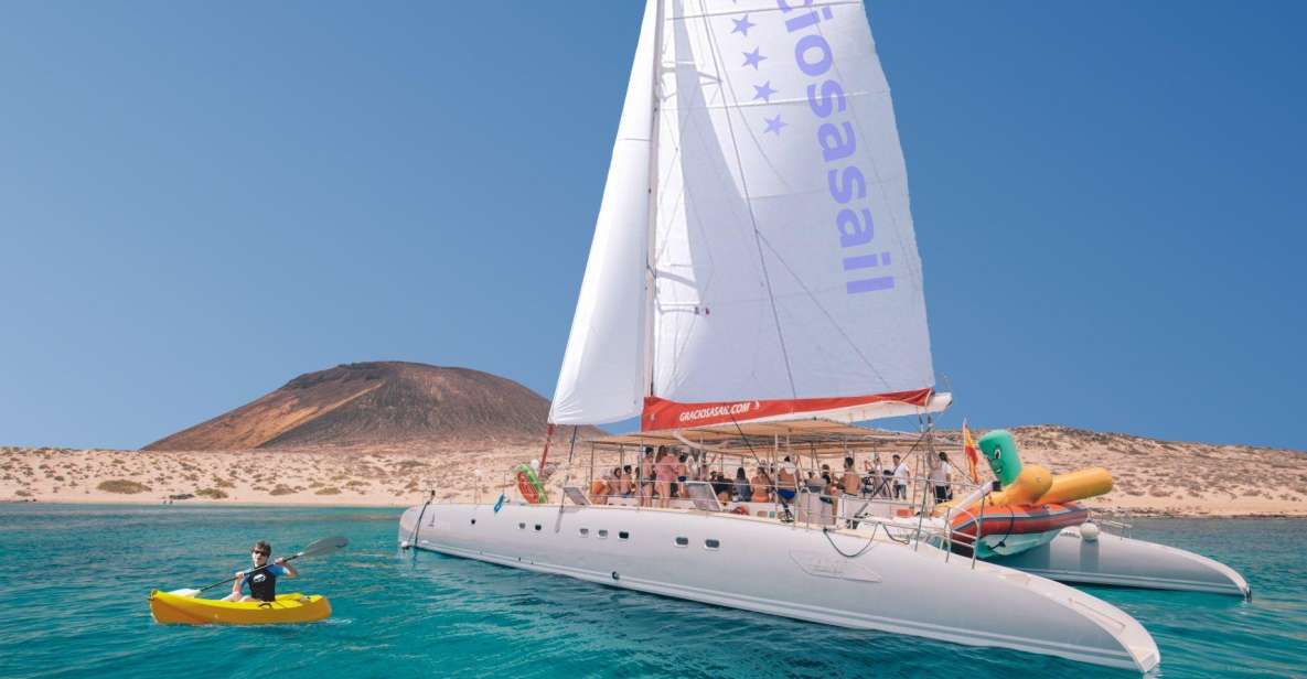 Per catamaran La Graciosa bezoeken