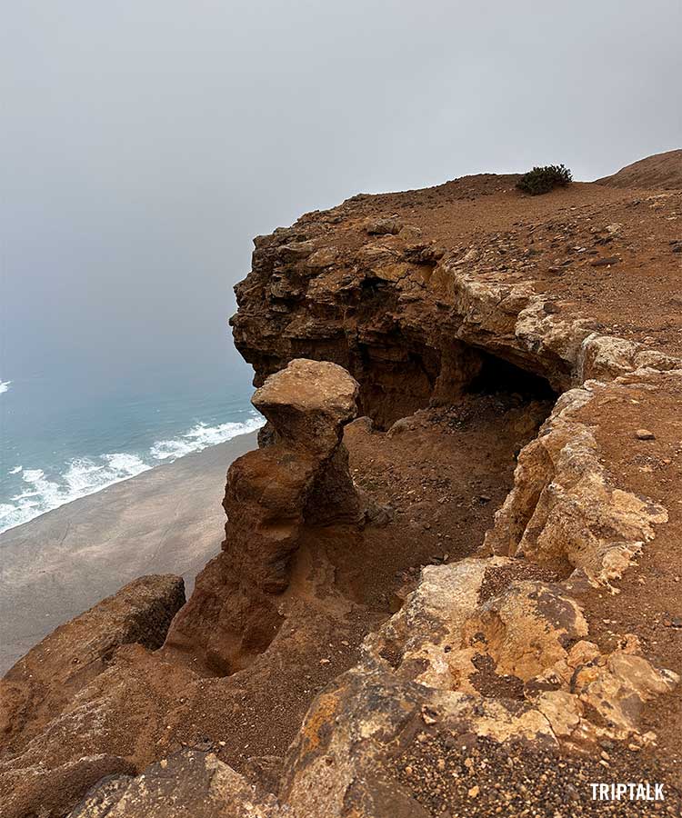 Cueva de las Cabras bij de klif