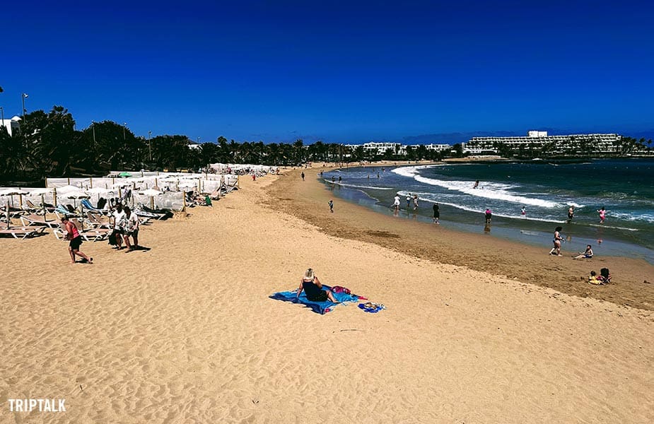 Playa de las Cucharas zandstrand op Lanzarote