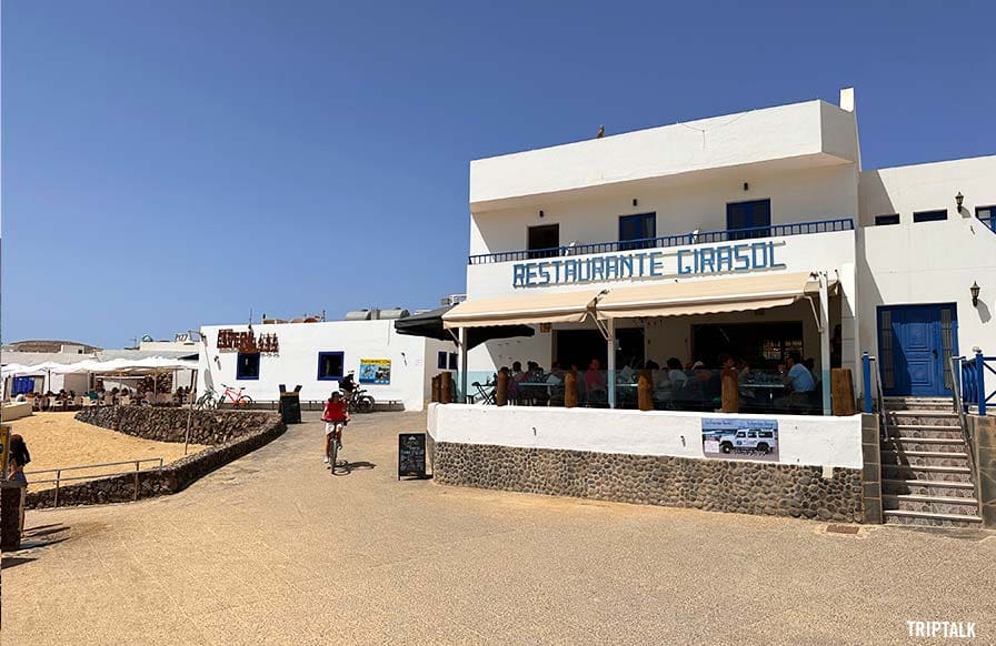 Dineren met uitzicht op zee op La Graciosa