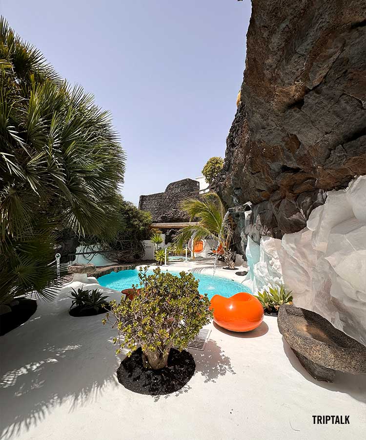 Zwembad area in het huis van Cesar Manrique op Lanzarote
