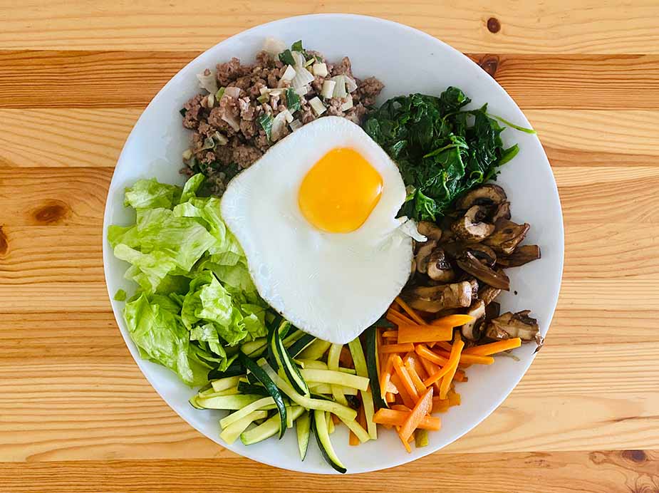 Bibimbap eten in Zuid-Korea