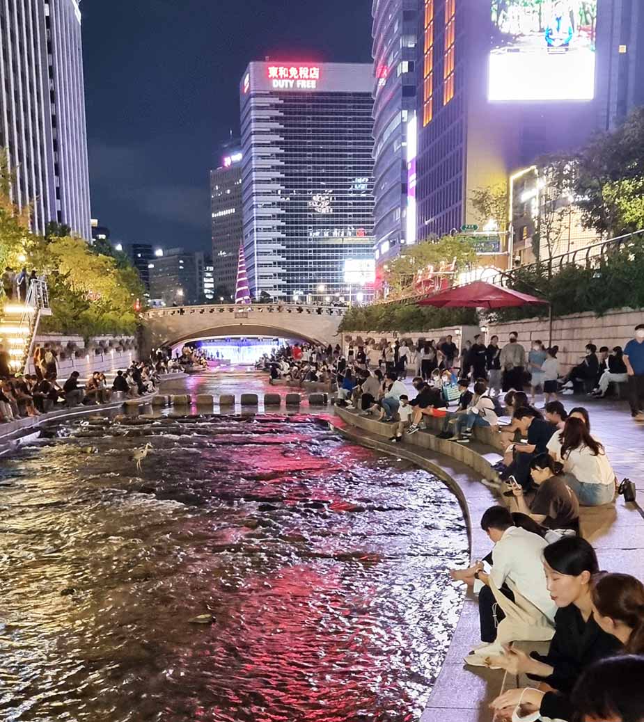 Stream riverwalk in Seoul