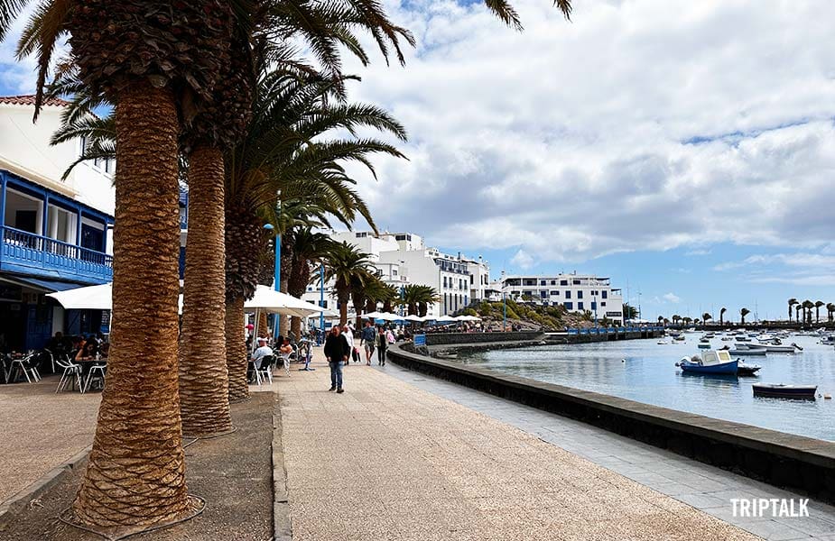 Boulevard langs het binnenhaventje in Arrecife