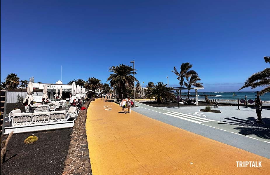 Wandelboulevard bij Costa Teguise op Lanzarote