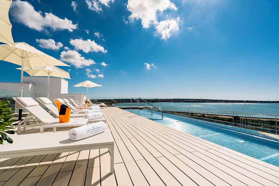 Rooftop van Five Flowers hotel op Formentera