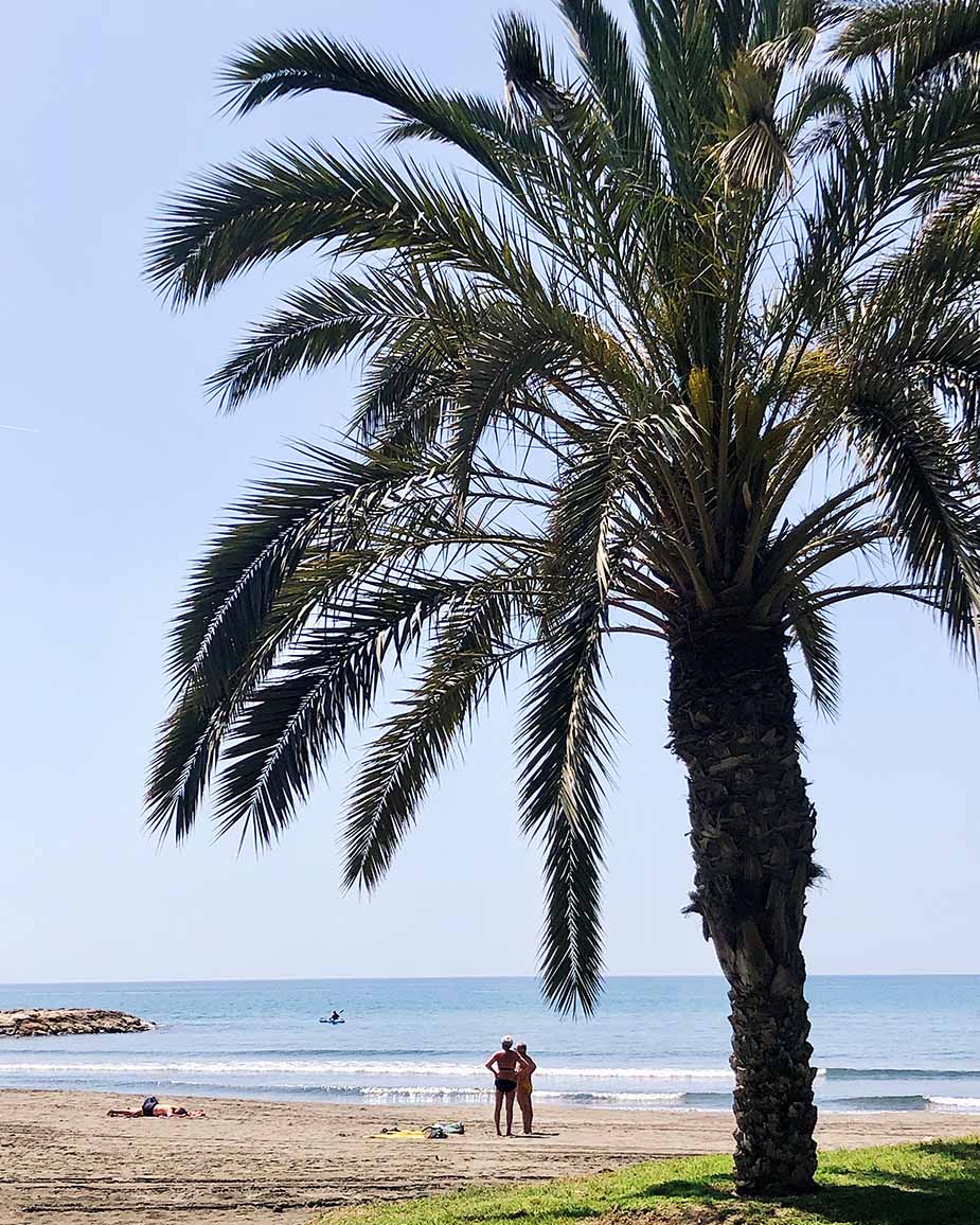 Mensen op het strand in Málaga