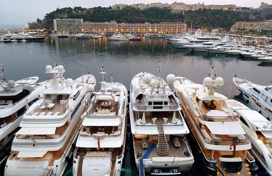 Jachten in de haven van Monaco