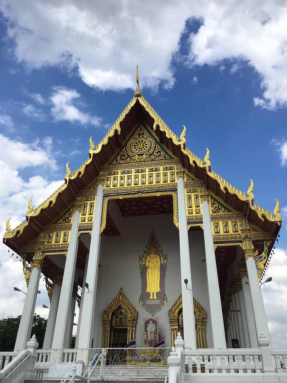 Tempels bezoeken tijdens een groepsrondreis door Bangkok, Thailand