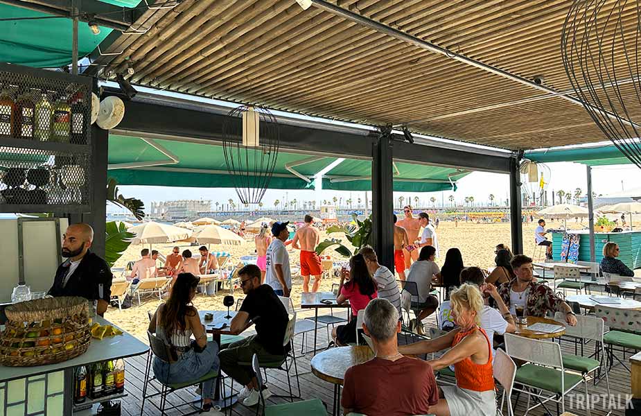 Barcelona tio: drankje doen bij de beach bar in Barcelona