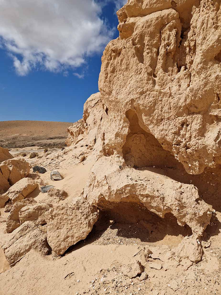 Eerste gesteente van Barranco Encantado bezoeken tijdens een vakantie naar Fuerteventura