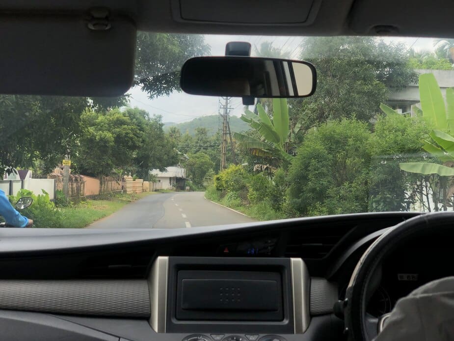 In die taxi naar Athirappilly waterval in India