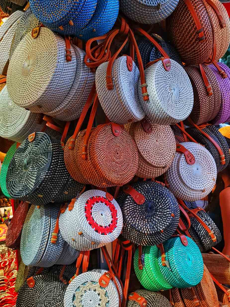 Kleurrijke tassen op Bali