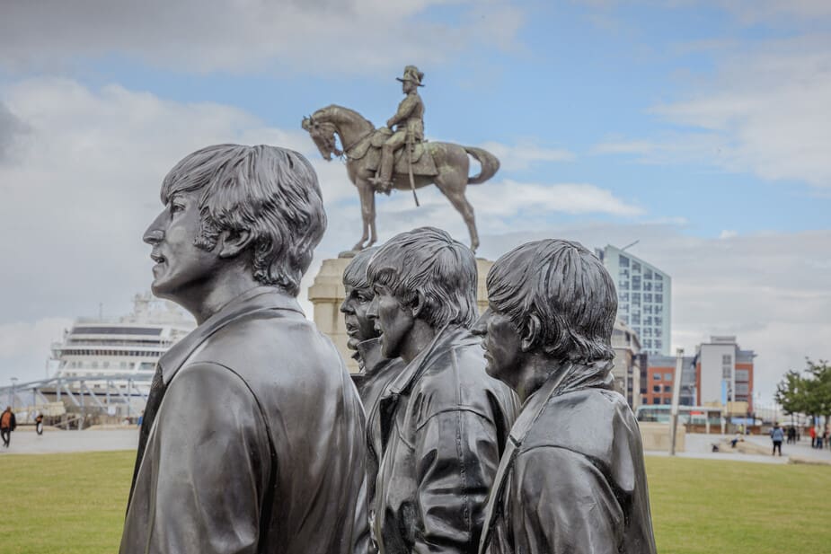 The Beatles standbeeld in Liverpool
