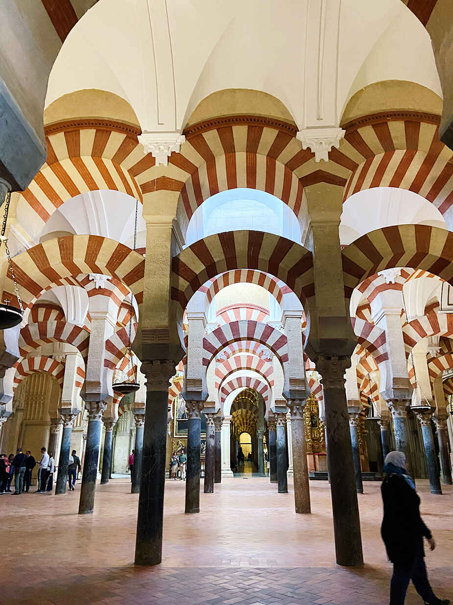 Bogen in de mezquita van Cordoba
