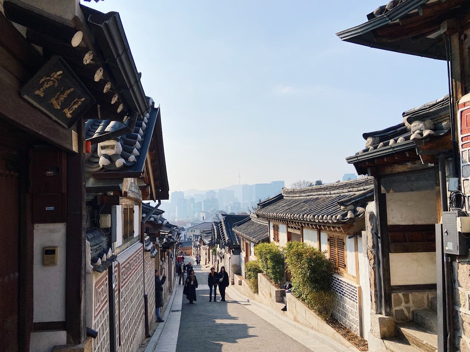 De straten van Bukchon Hanok Village in Seoul