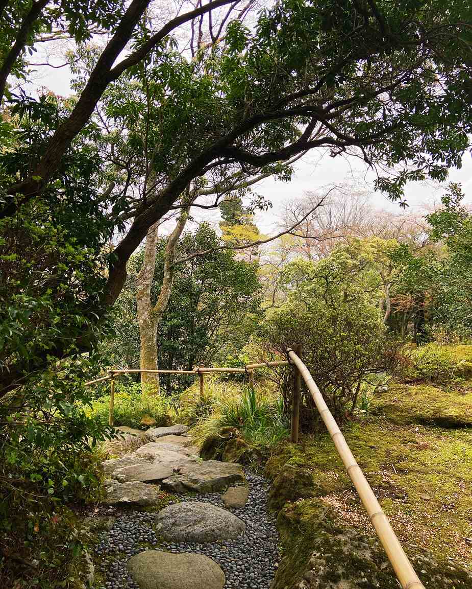 Wandelen door Gora Park in Hakone