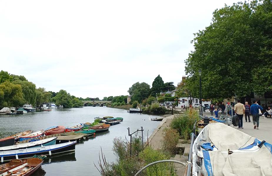 Kleine bootjes op de Thames