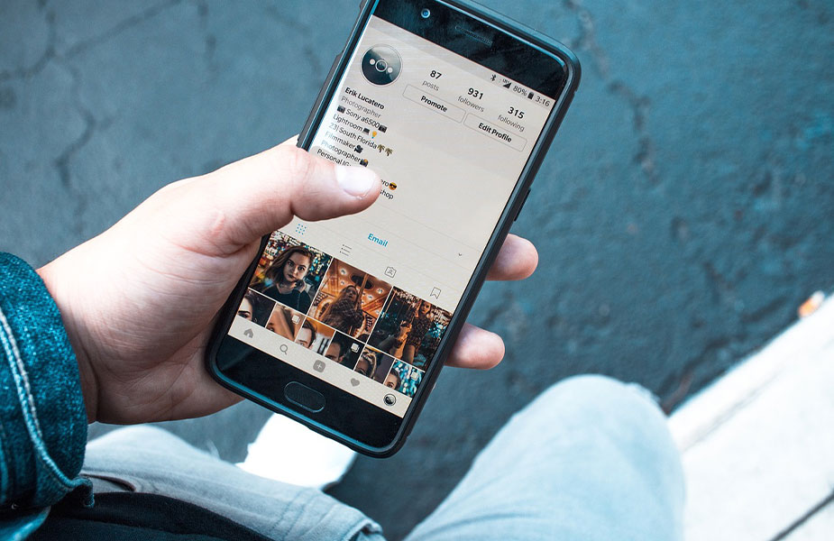Je telefoo met e sim gebruiken om Instagram te checken