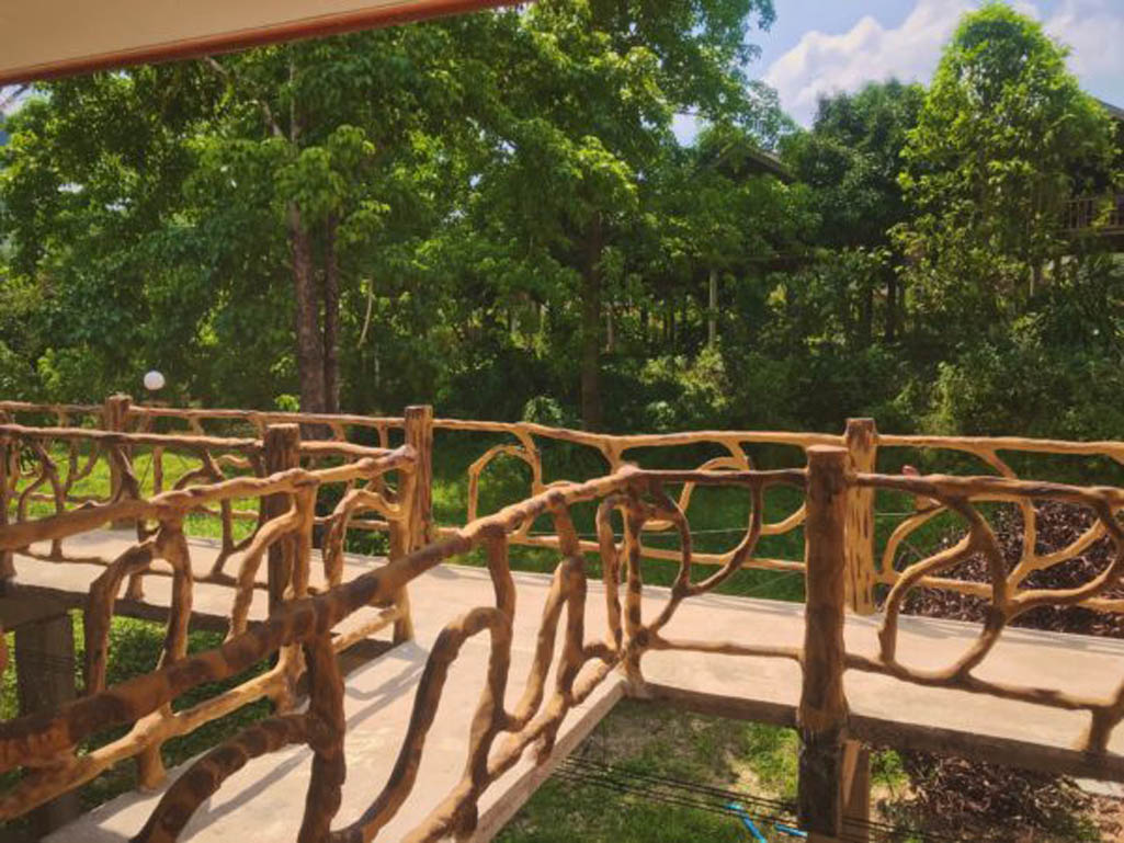 Smiley-Stone-bungalows