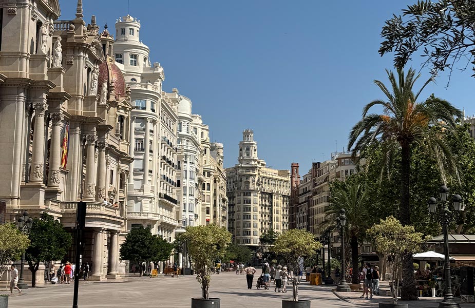 Drie dagen Valencia eindigen op het mooie plein Plaza Aytuntamiento in Valencia