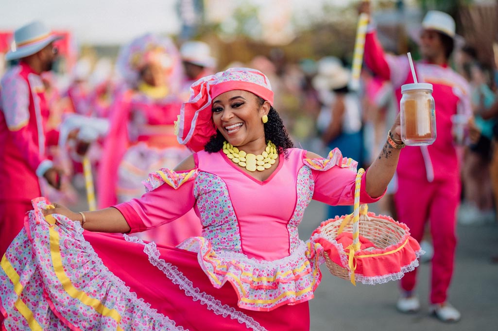 Gekleurde kleding op Bonaire