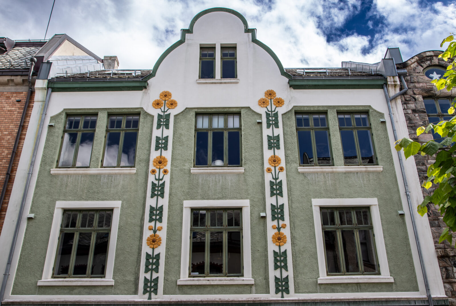 Alesund art nouveau bloemmotief