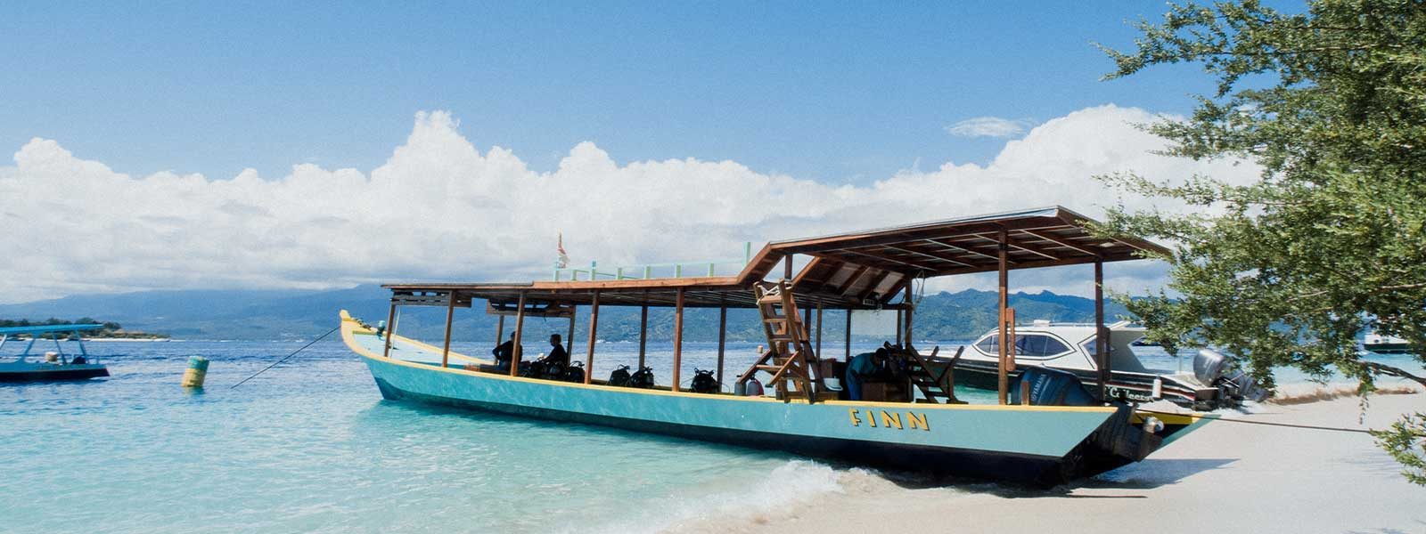 Boot op strand bij Gili Trawagan