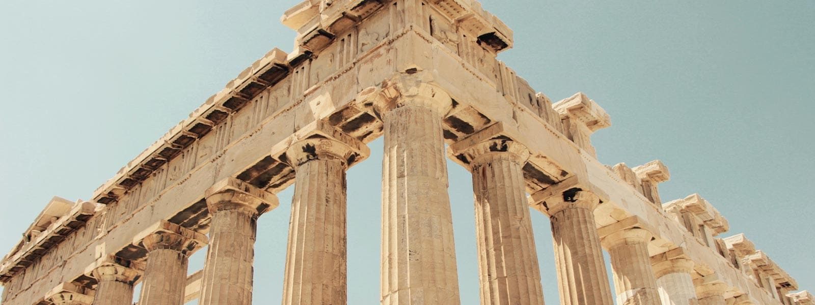 Het oude Parthenon in de Griekse stad Athene