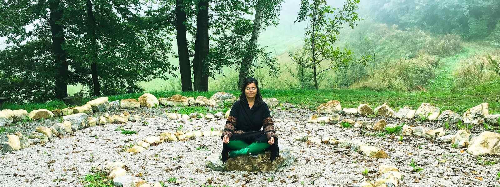 Stenen cirkel.JPG LEUK OPENINGSBEELD Verhuizen naar Bosnië