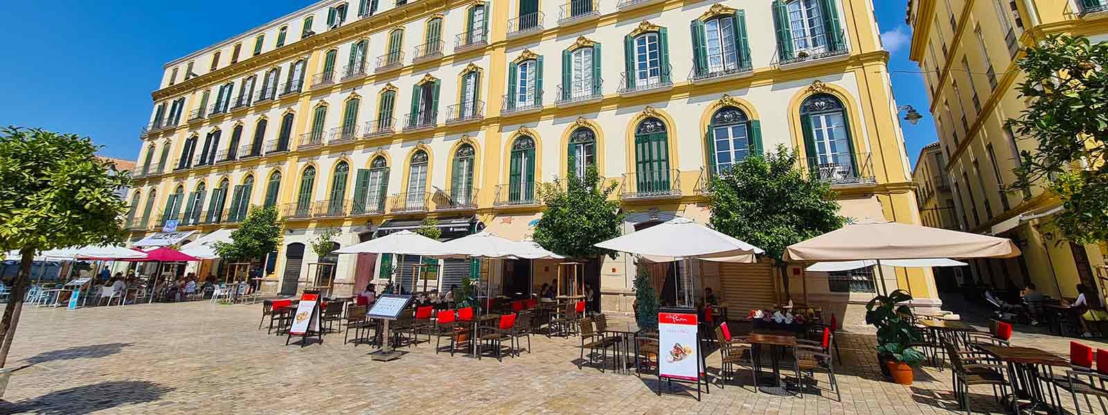 Terrasjes op het Plaza de la Merced in Malaga