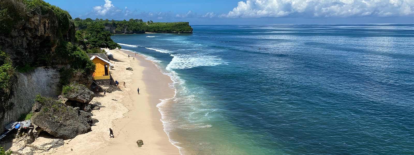 Mooi strand bij Uluwatu Bali