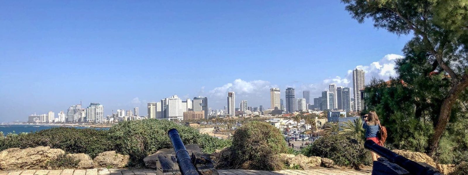 Uitzicht op de skyline van Tel Aviv